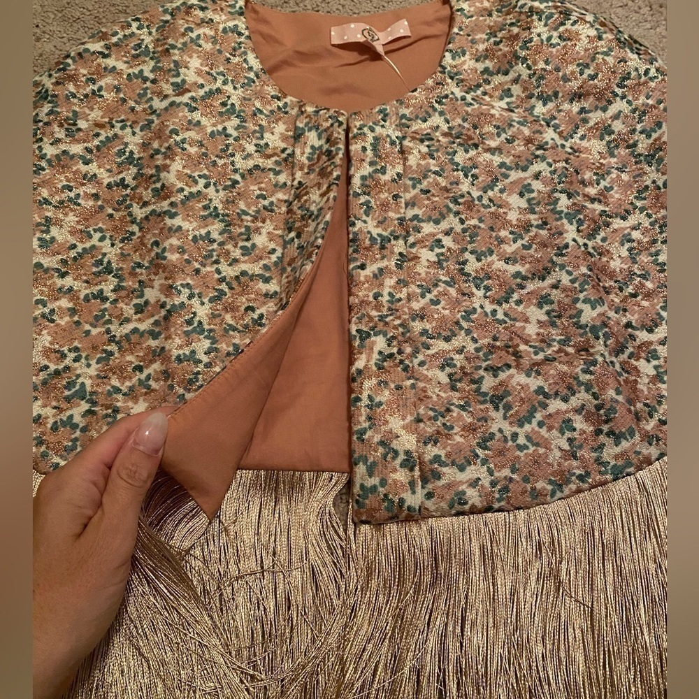 Traffic People- NWT Anthropologie Floral Metallic Fringe Cape - Picture 7 of 8